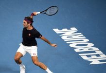 Federer sufrió ante Millman pero avanzó a octavos del AO